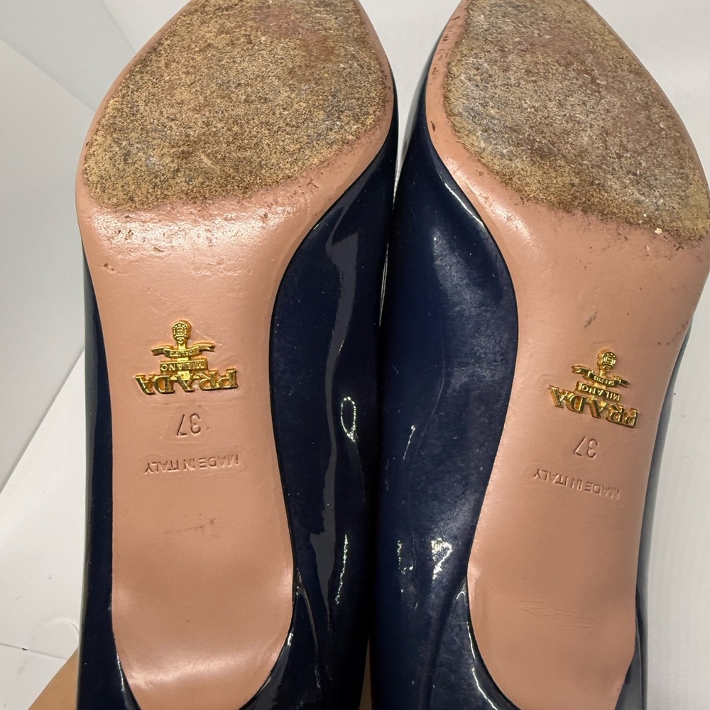 Prada Women's Elegant navy patent leather Heels - Picture 10 of 13